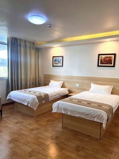 Standard Double or Twin Room, Sea View | Soundproofing, iron/ironing board