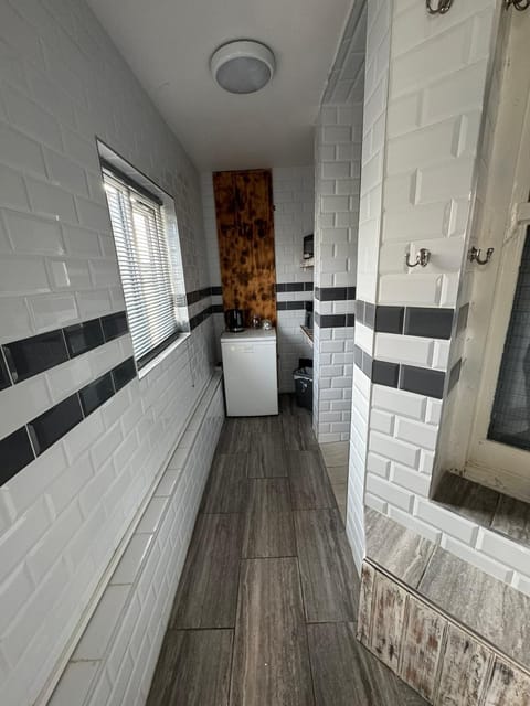 Standard Double Room | Bathroom | Free toiletries, towels, soap, toilet paper