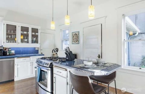 Kitchen
Clean and wide kitchen.