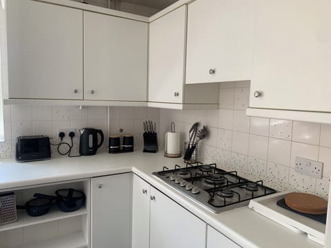 House | Private kitchen | Fridge, microwave, oven, stovetop