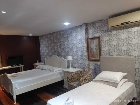 Comfort Triple Room | Individually furnished, free WiFi, bed sheets