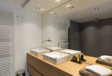 Deluxe Apartment, 1 Bedroom | Bathroom