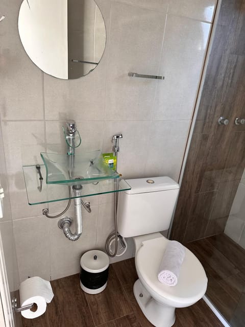 Junior Studio Suite | Bathroom | Shower, hair dryer, towels, soap