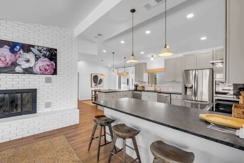 Additional seating at the kitchen island