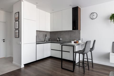 Comfort Studio, City View | Private kitchen | Electric kettle