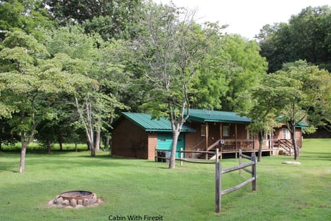 Three Bedroom Two Bathroom Cabin | Pillowtop beds, iron/ironing board, free WiFi, bed sheets