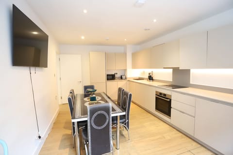 Apartment | Private kitchen | Fridge, microwave, oven, stovetop