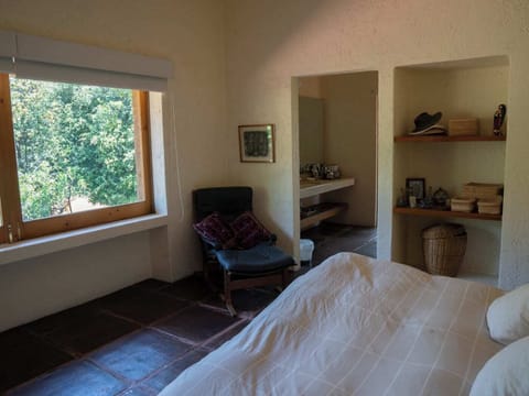 5 bedrooms, free WiFi, bed sheets