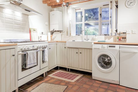 House, Garden View | Private kitchen