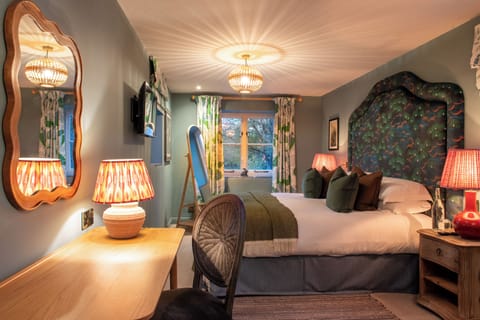 Whistling Cottage | Premium bedding, in-room safe, individually decorated