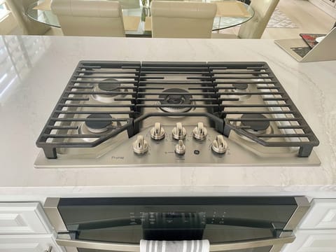 New GE gas stovetop