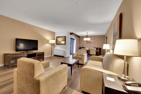 Suite, 1 Bedroom | In-room safe, soundproofing, iron/ironing board, free cribs/infant beds