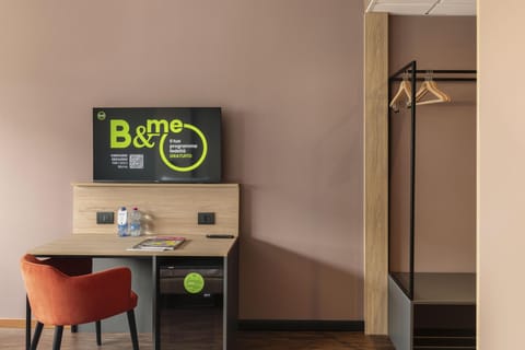 Standard Double Room, City View | Hypo-allergenic bedding, down comforters, desk, laptop workspace