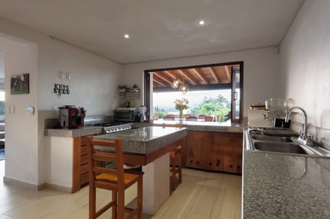 Family Villa, Lake View | Private kitchen | Full-size fridge, microwave, oven, stovetop