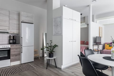 Deluxe Studio, City View | Living area | Smart TV