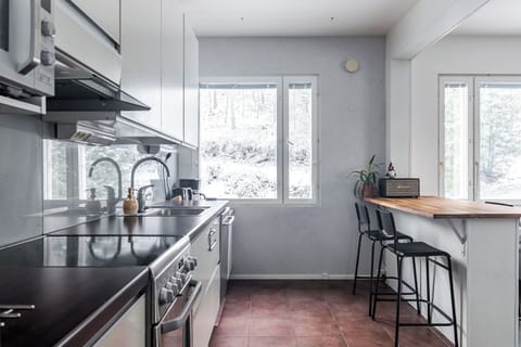 Deluxe Apartment, Courtyard View | Private kitchen | Coffee/tea maker, electric kettle