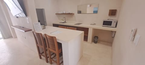 Studio, Balcony | Private kitchen | Fridge, microwave, cookware/dishes/utensils