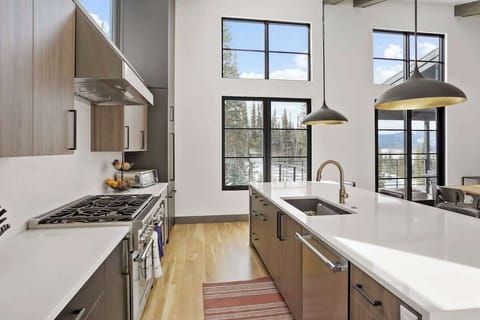 - Create culinary masterpieces in our fully-equipped, modern kitchen, boasting an open layout and stunning views. This gourmet space is designed to make cooking and entertaining a joy.