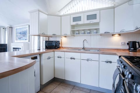 2 Manor Lodge - 2 Bedroom Lodge - Pendine (23739)