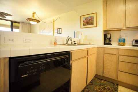 Castle at Makahu'ena at Po'ipu 4303 - Full Kitchen (9)