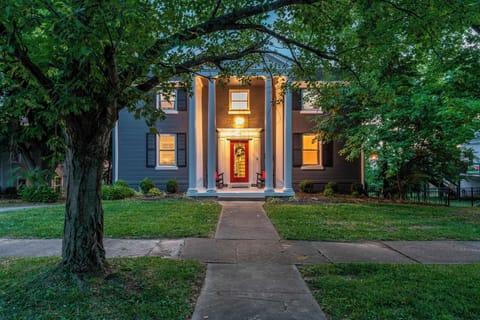 Welcome to Magnolia Bourbon Manor