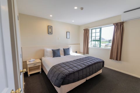 Premium Two Bedroom Suite | Iron/ironing board, free WiFi, bed sheets