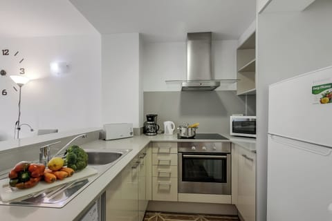 Family Apartment, 1 Bedroom (Family-Friendly Andorra Accommodation) | Private kitchen | Fridge, microwave, oven, stovetop