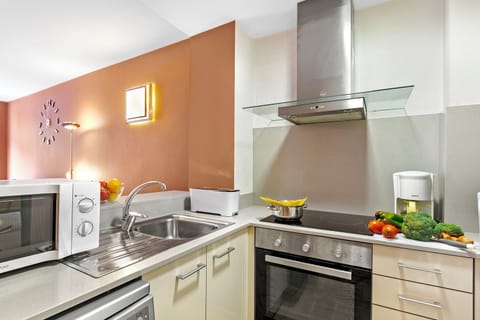 Family Apartment, 1 Bedroom (Andorra Mountain Accommodation) | Private kitchen | Fridge, microwave, oven, stovetop