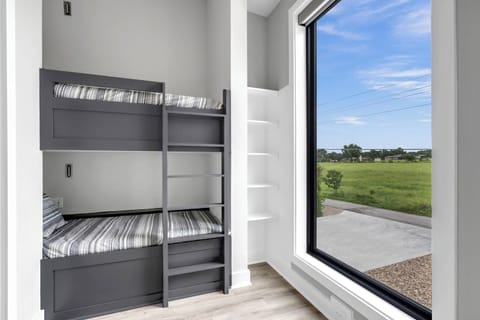 Bedroom 1: Twin Bunk Bed