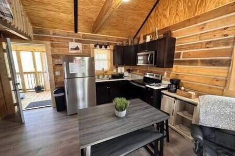 0a64aa7a-ea5e-494d-a6ba-d15c414edb9b