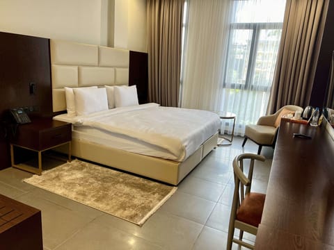 Deluxe Double or Twin Room | Premium bedding, free minibar, in-room safe, laptop workspace