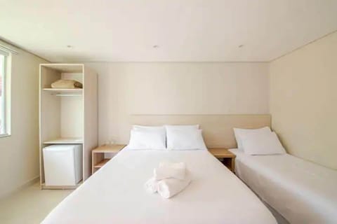 Deluxe Triple Room | Desk, laptop workspace, free WiFi