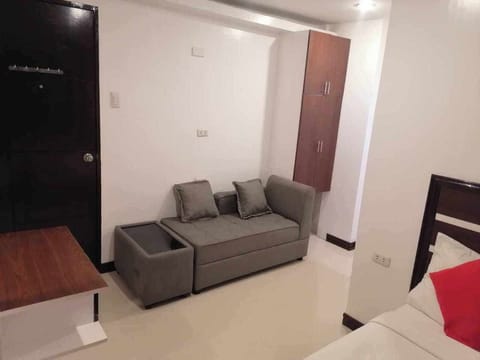 Deluxe Double Room | Living area