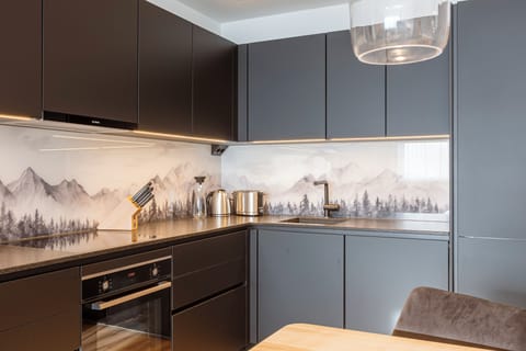 Hypo-allergenic bedding, cribs/infant beds, free WiFi, bed sheets