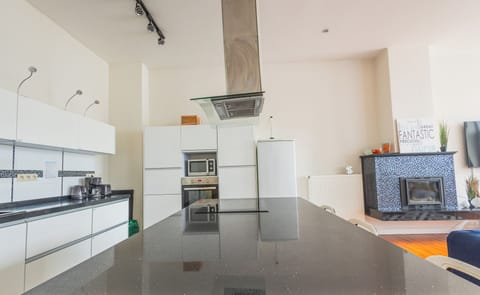 Shared fridge, microwave