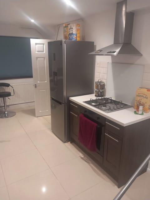 House | Private kitchen | Fridge, microwave, oven, stovetop