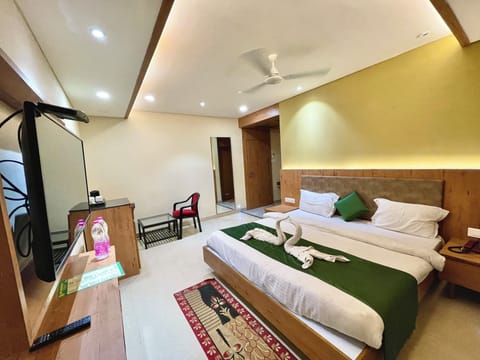 Superior Double Room | Desk, laptop workspace, soundproofing, free WiFi