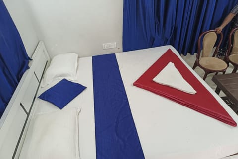 Deluxe Double Room, City View | Soundproofing, free WiFi, bed sheets