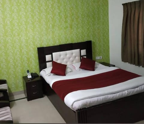 Deluxe Double Room, City View | Free WiFi, bed sheets