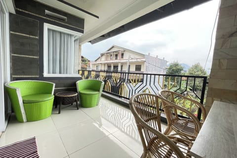 Exclusive Villa (6 rooms) with Mountain View | Balcony