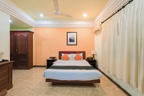 Superior Double Room | In-room safe, desk, laptop workspace, blackout drapes