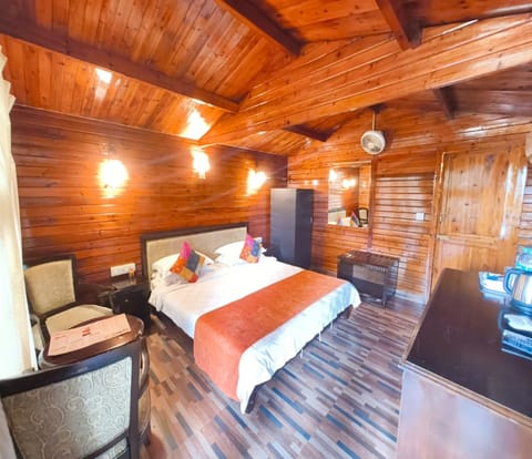 Standard Cabin, River View | Egyptian cotton sheets, premium bedding, free WiFi, bed sheets