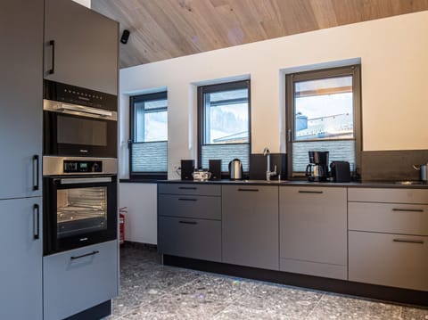 House | Private kitchen | Highchair