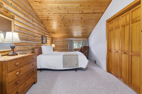 Family Cabin, 2 Bedrooms | Bed sheets