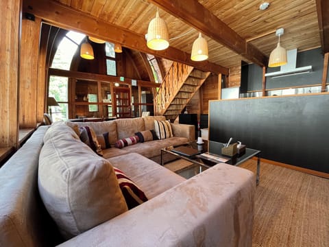 Cabin, 2 Bedrooms, Non Smoking | Living area | Flat-screen TV