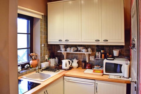 House | Private kitchen | Stovetop