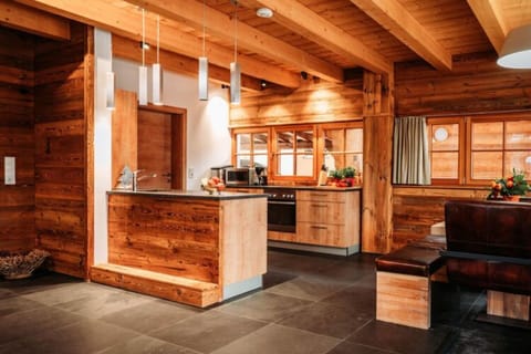 Chalet | Private kitchen | Highchair