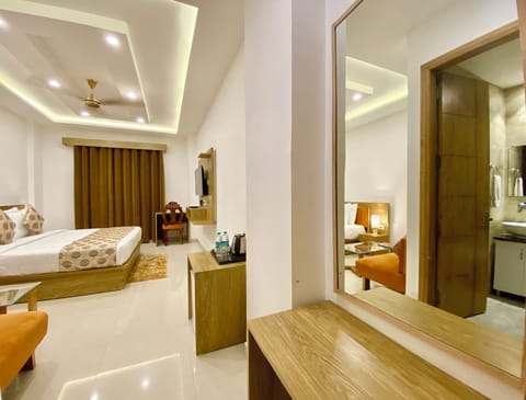 Premium Double Room | Free WiFi, bed sheets