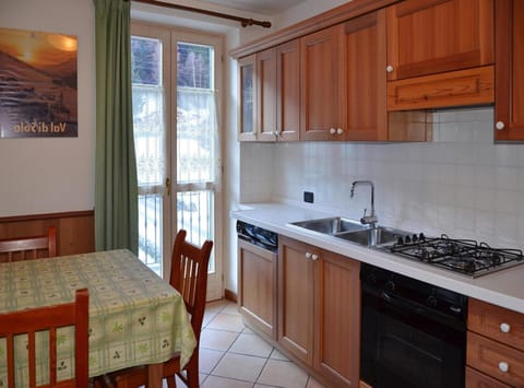 Apartment | Private kitchen | Fridge, oven, stovetop, dishwasher