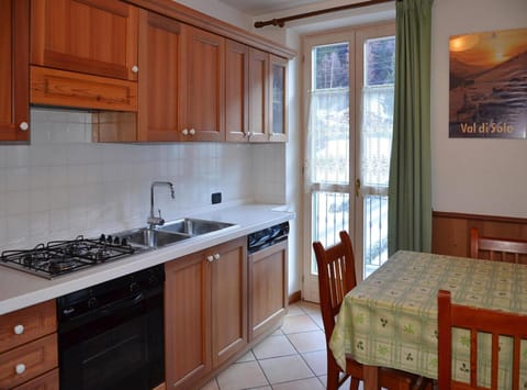 Apartment | Private kitchen | Fridge, oven, stovetop, dishwasher